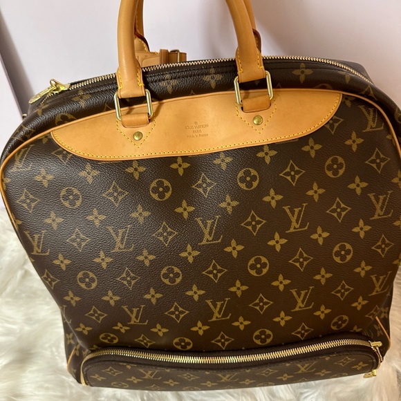 💎✨Authentic✨💎 louis Vuitton Canvass monogram Evasion hand carry travel - Picture 11 of 13